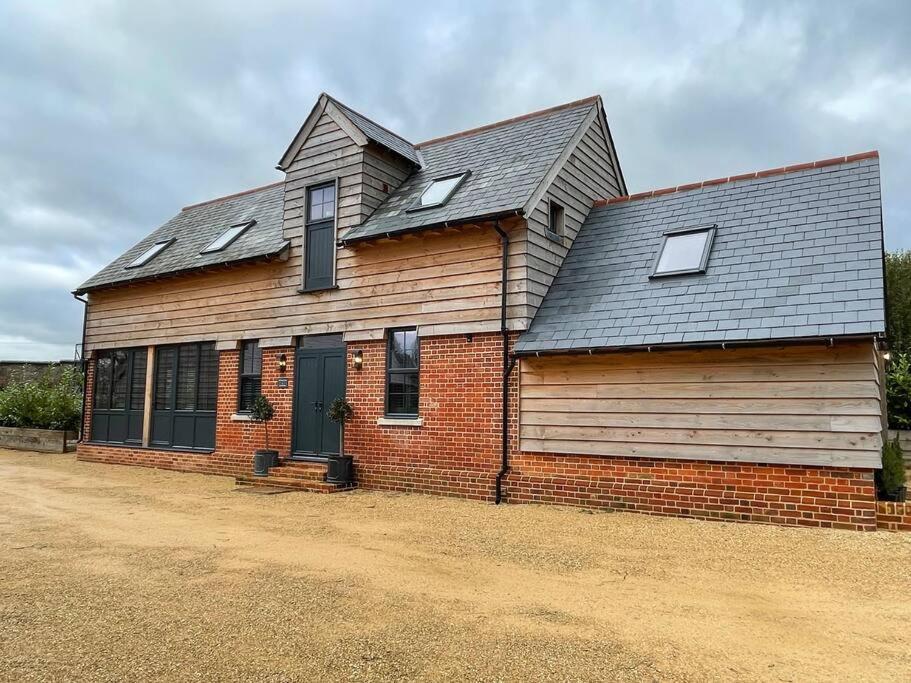 The Old Stables Villa Salisbury Exterior photo